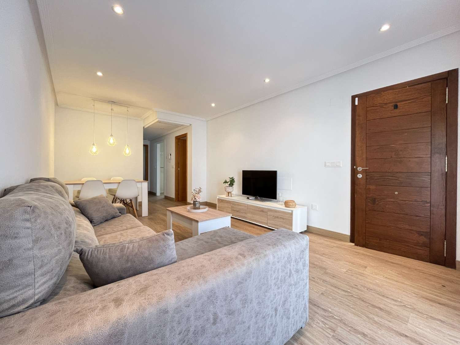 Apartamento de 2 habitaciones en la planta baja orientado al sur en San Pedro del Pinatar