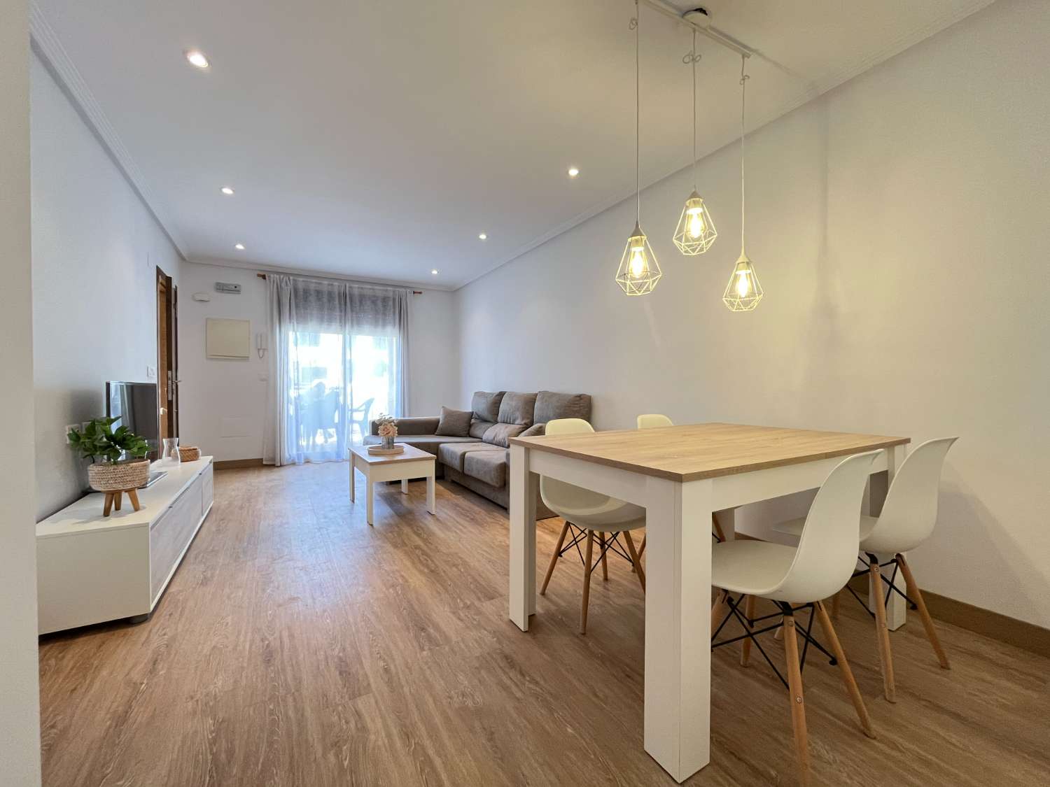 Apartamento de 2 habitaciones en la planta baja orientado al sur en San Pedro del Pinatar