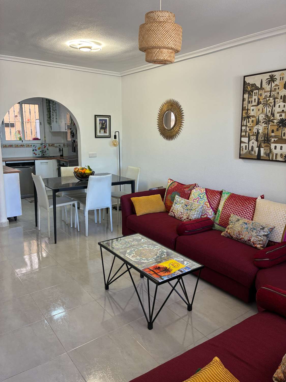 3 dormitorios, 3 baños, 1 garaje y 1 dúplex con piscina común en Orihuela Costa