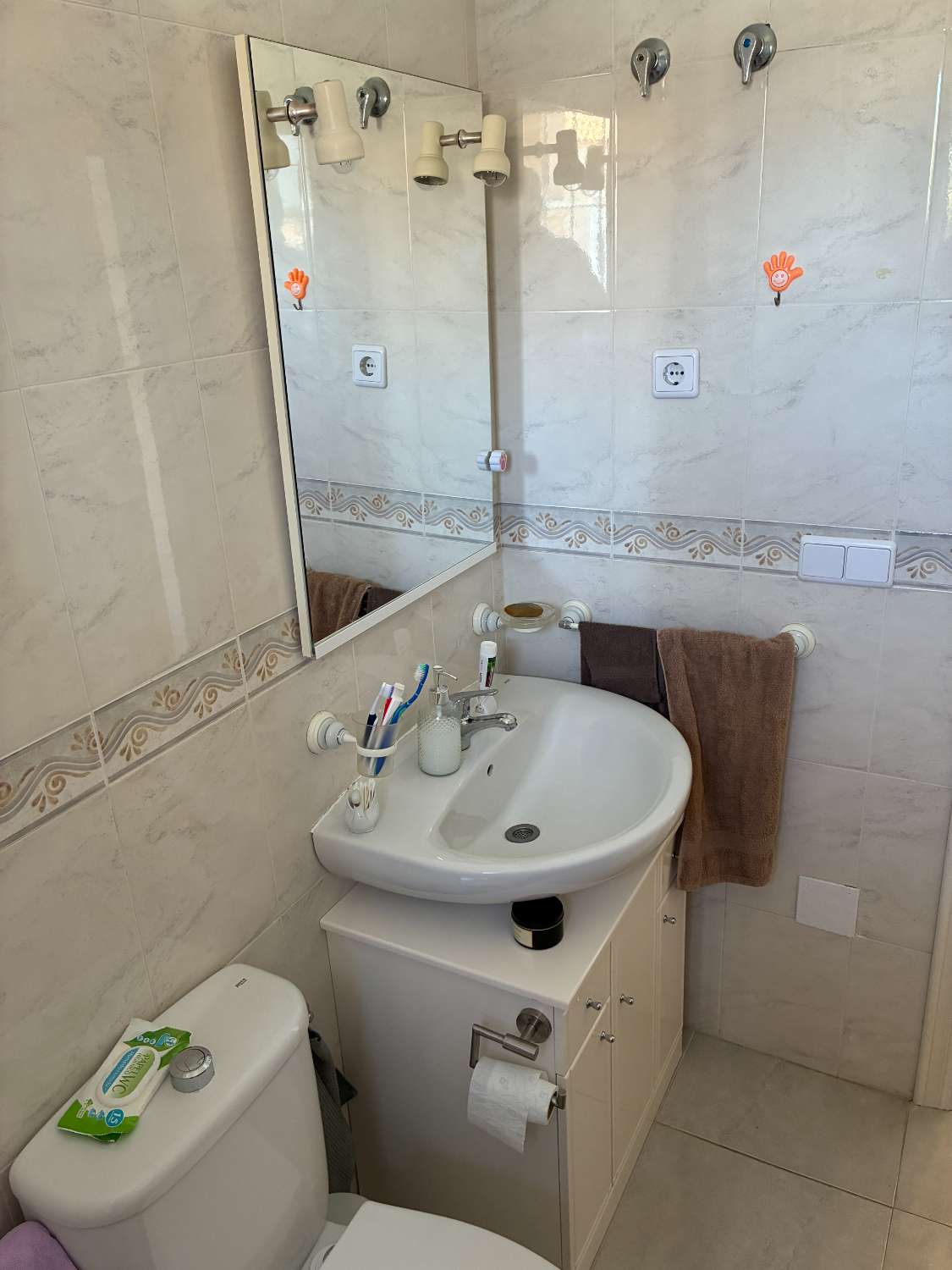 3 dormitorios, 3 baños, 1 garaje y 1 dúplex con piscina común en Orihuela Costa