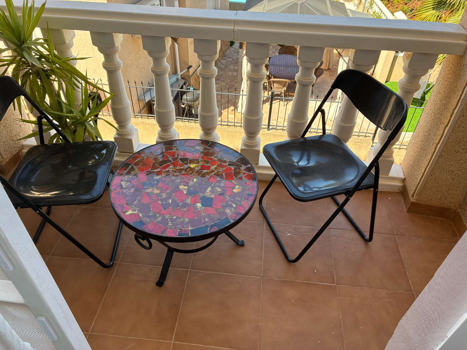 3 dormitorios, 3 baños, 1 garaje y 1 dúplex con piscina común en Orihuela Costa