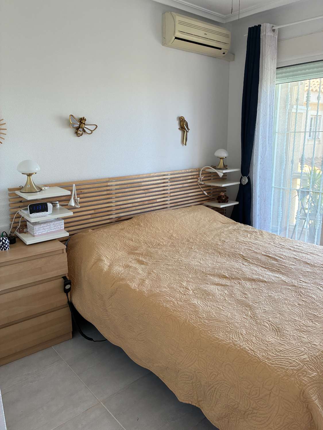 3 dormitorios, 3 baños, 1 garaje y 1 dúplex con piscina común en Orihuela Costa