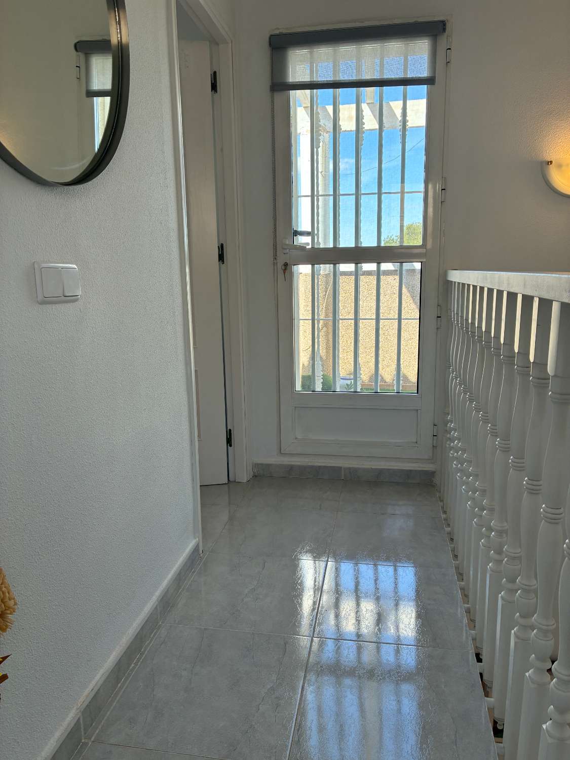 3 dormitorios, 3 baños, 1 garaje y 1 dúplex con piscina común en Orihuela Costa