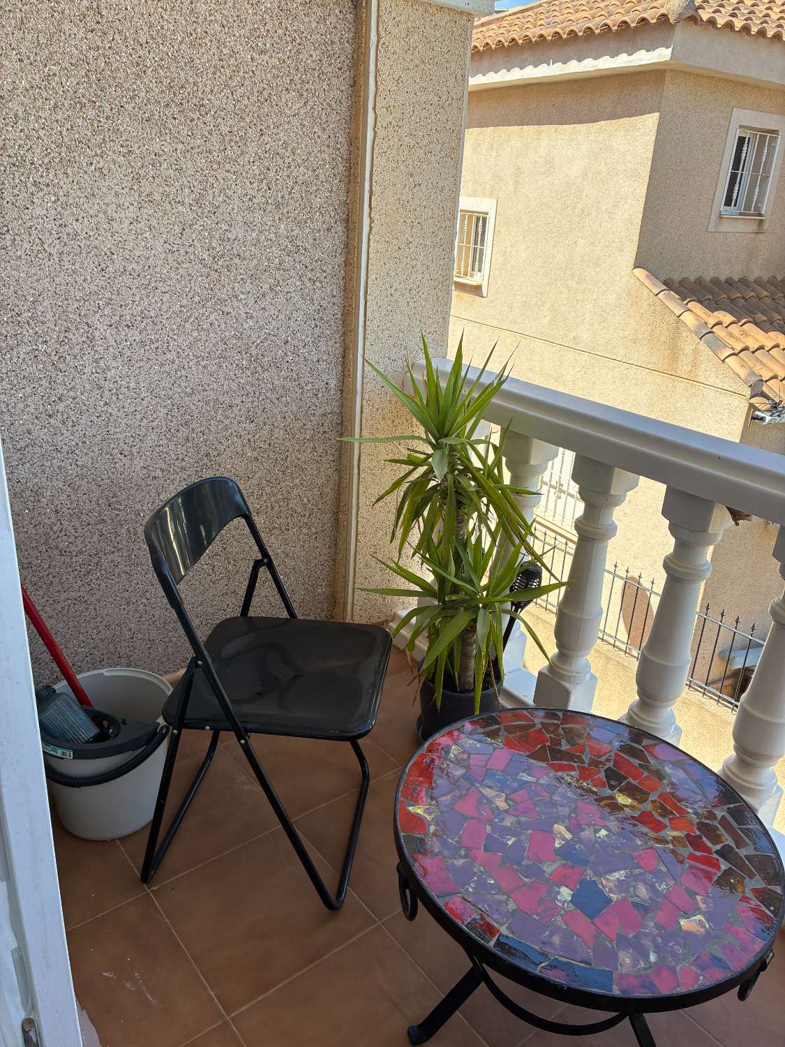 3 dormitorios, 3 baños, 1 garaje y 1 dúplex con piscina común en Orihuela Costa