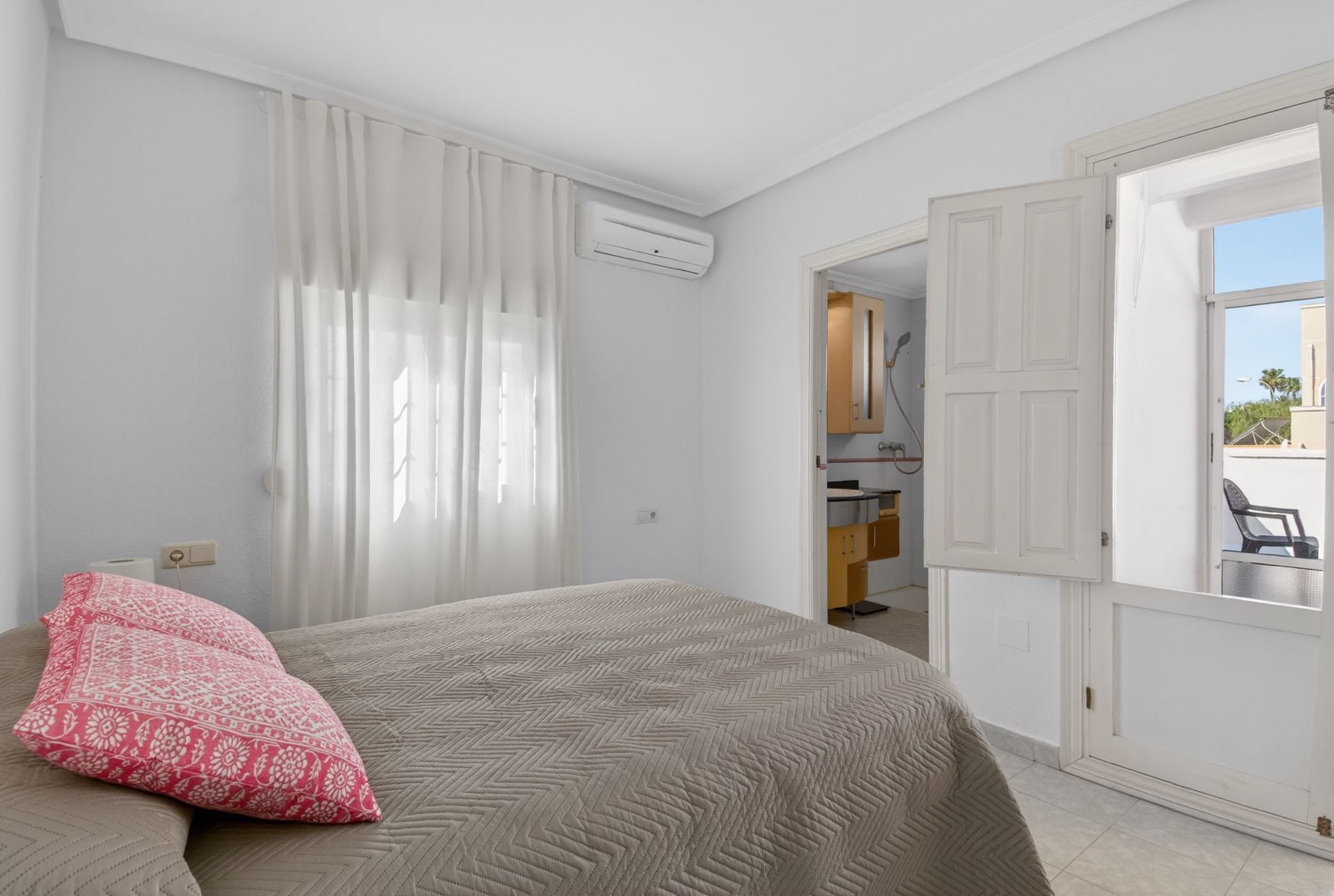 Duplex de 3 dormitorios y 2 baños en la Florida de Orihuela Costa