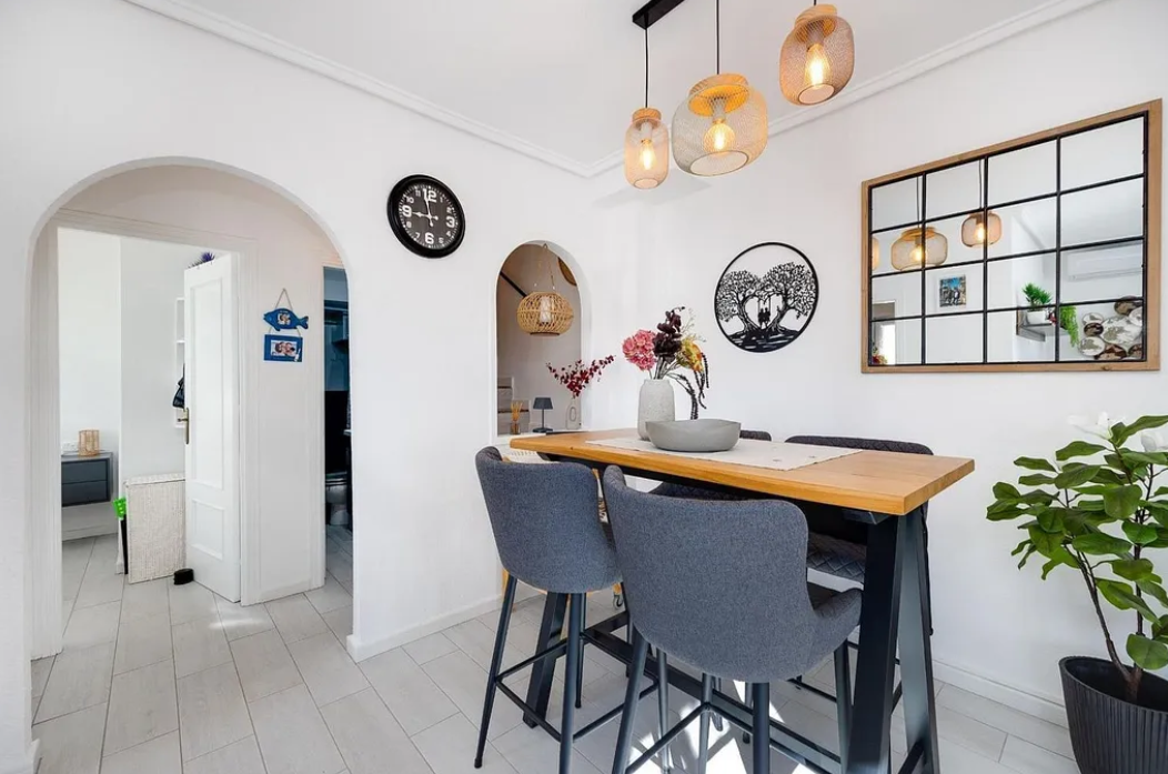 Casa adosada en venta en Altos - La Florida de 3 habitaciones con terraza y piscina