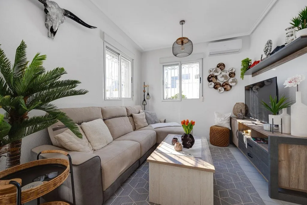 Casa adosada en venta en Altos - La Florida de 3 habitaciones con terraza y piscina