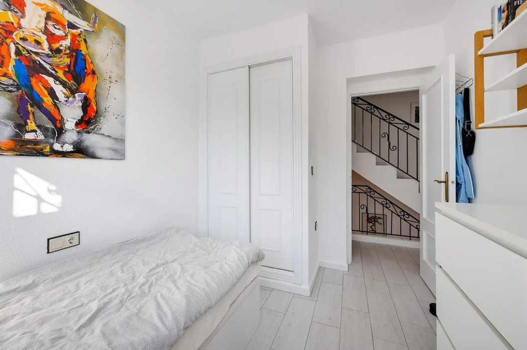 Casa adosada en venta en Altos - La Florida de 3 habitaciones con terraza y piscina