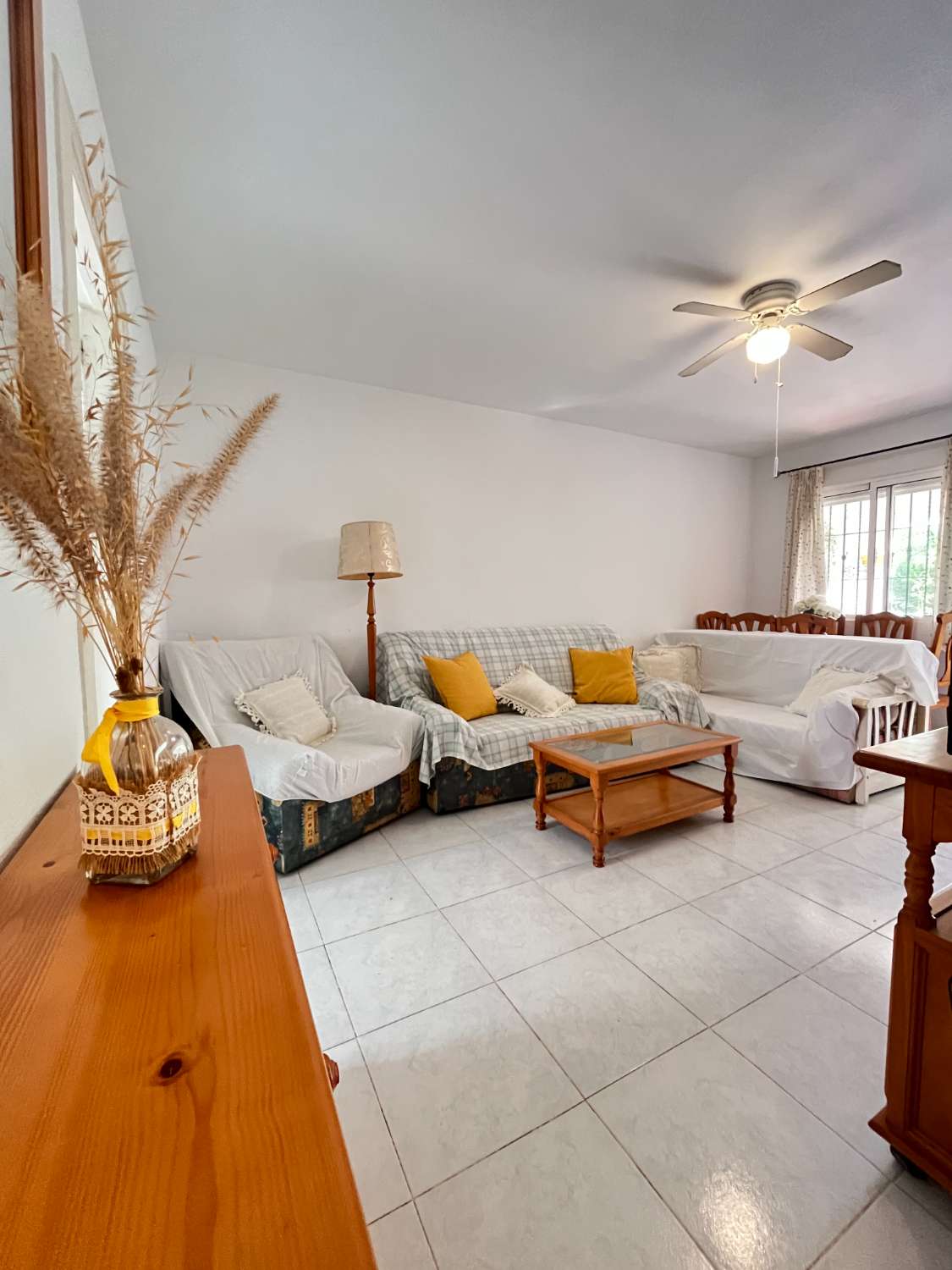 Apartamento de 2 dormitorios con piscina,