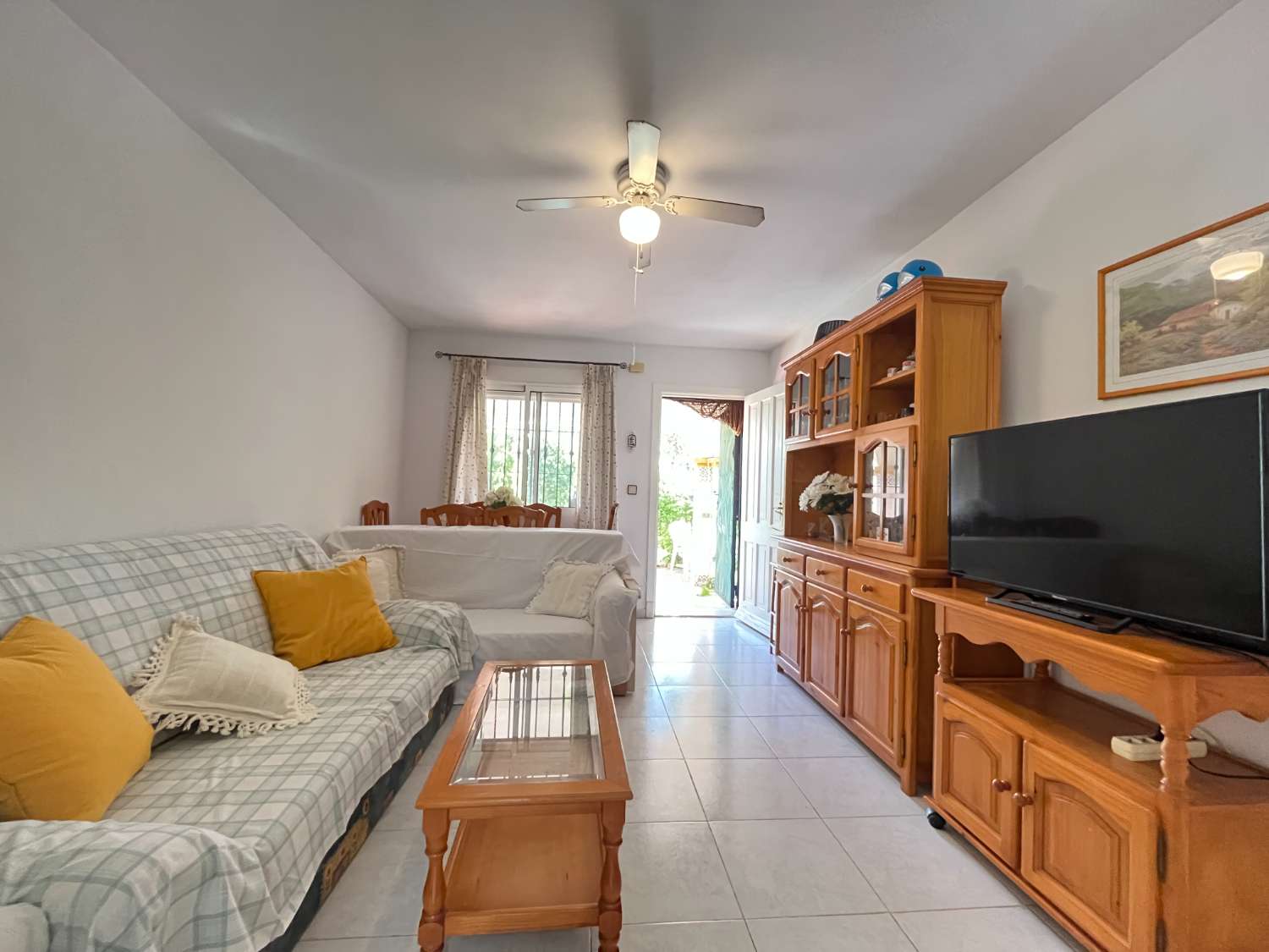 Apartamento de 2 dormitorios con piscina,