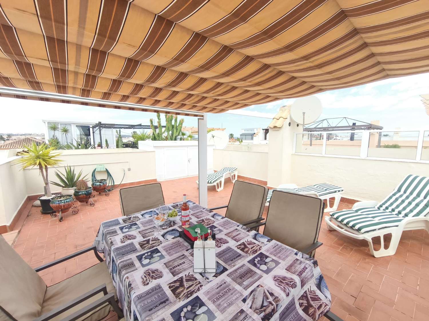 Precioso apartamento en la última planta con vistas al mar