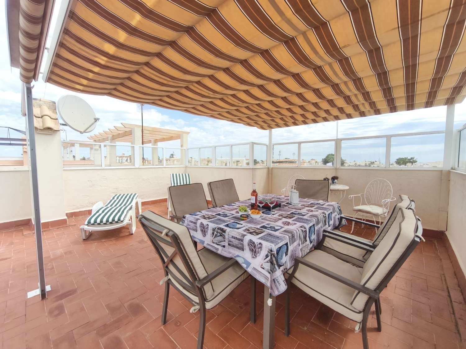 Precioso apartamento en la última planta con vistas al mar