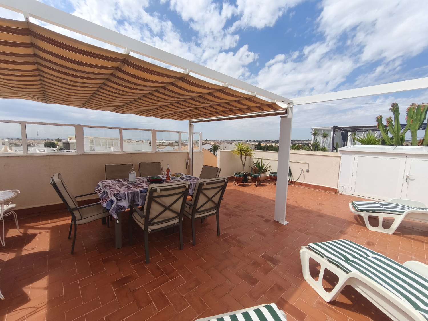 Precioso apartamento en la última planta con vistas al mar