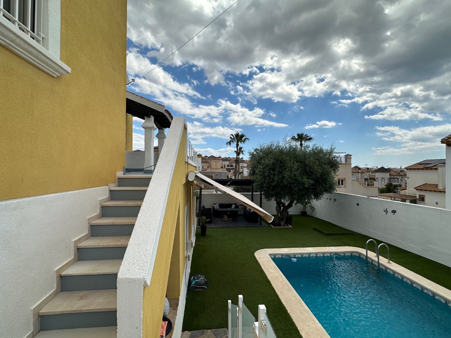 Villa independiente de 3 habitaciones con piscina en San Miguel