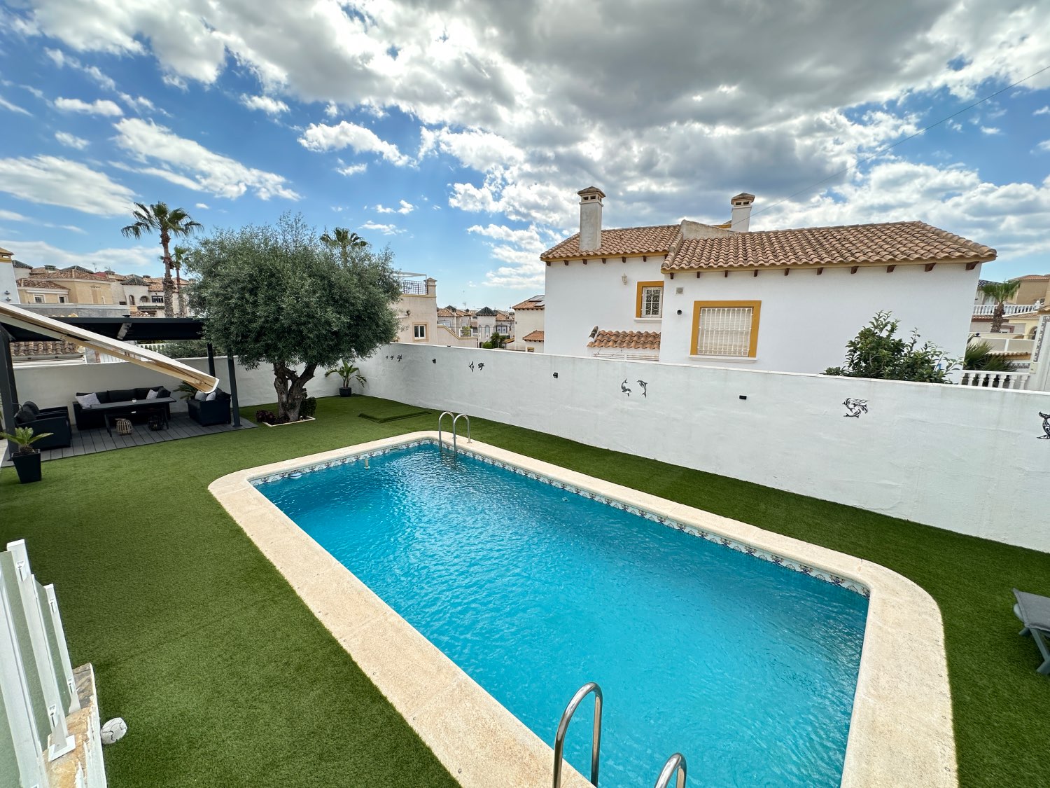 Villa independiente de 3 habitaciones con piscina en San Miguel