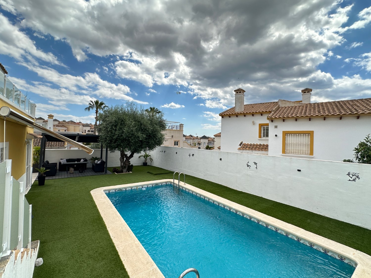 Villa independiente de 3 habitaciones con piscina en San Miguel