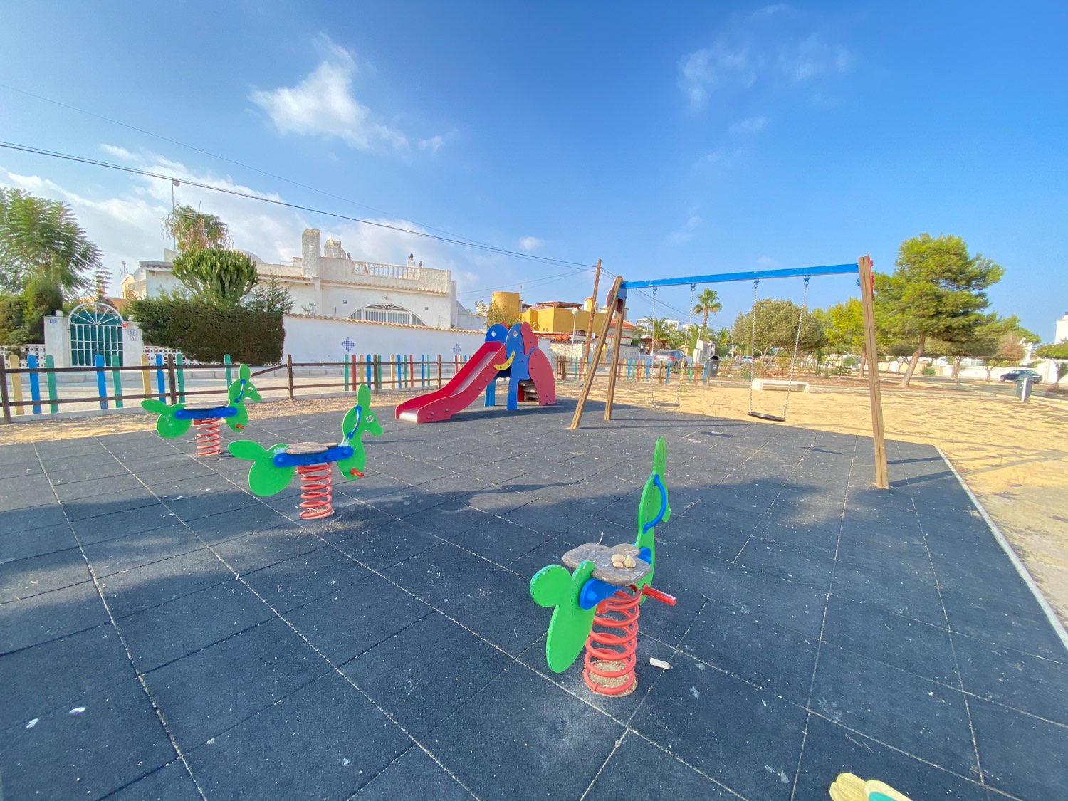 Duplex estilo único de 2  dormitorios, 1 baño en la Florida , Orihuela costa