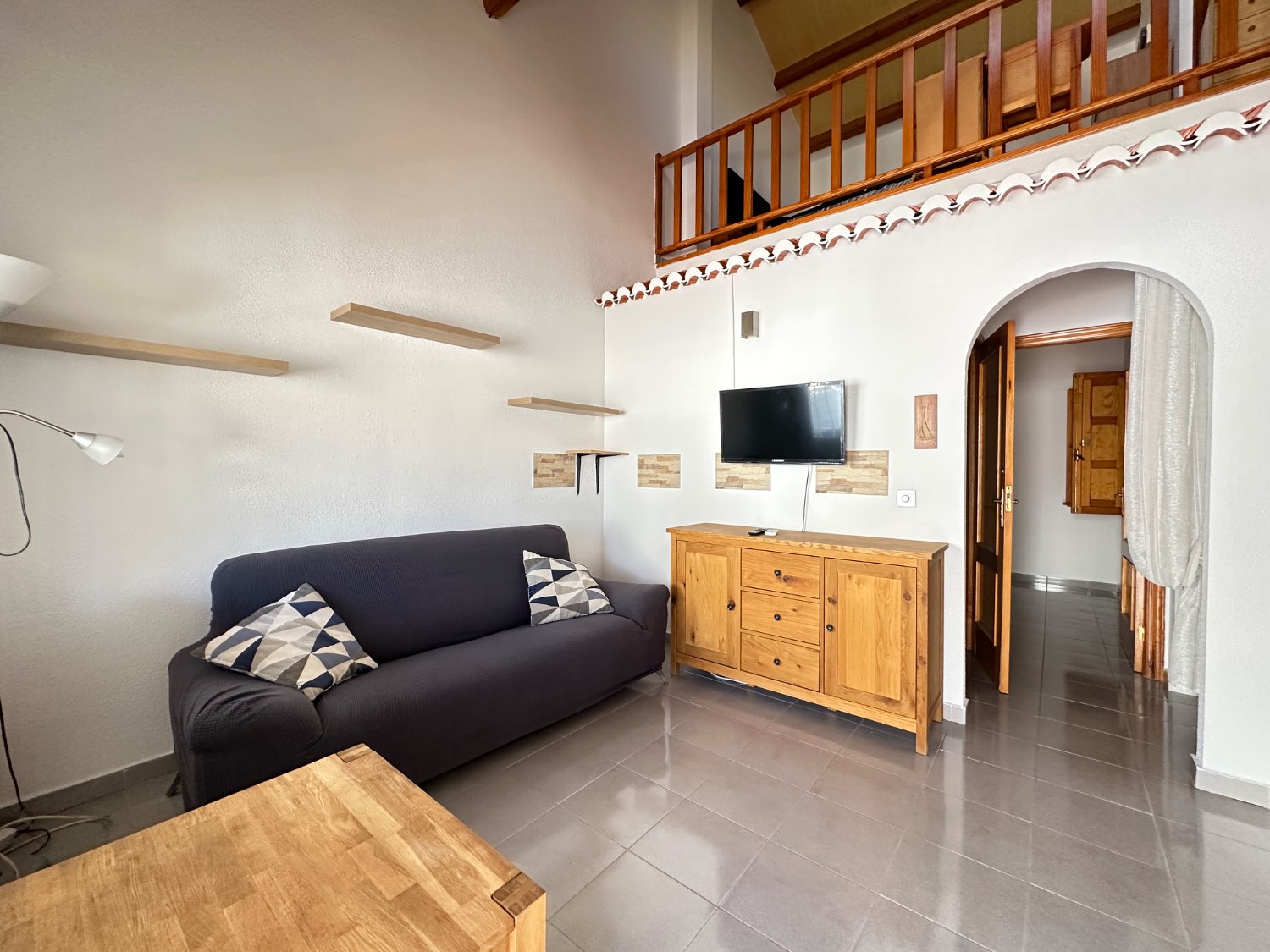 Duplex estilo único de 2  dormitorios, 1 baño en la Florida , Orihuela costa