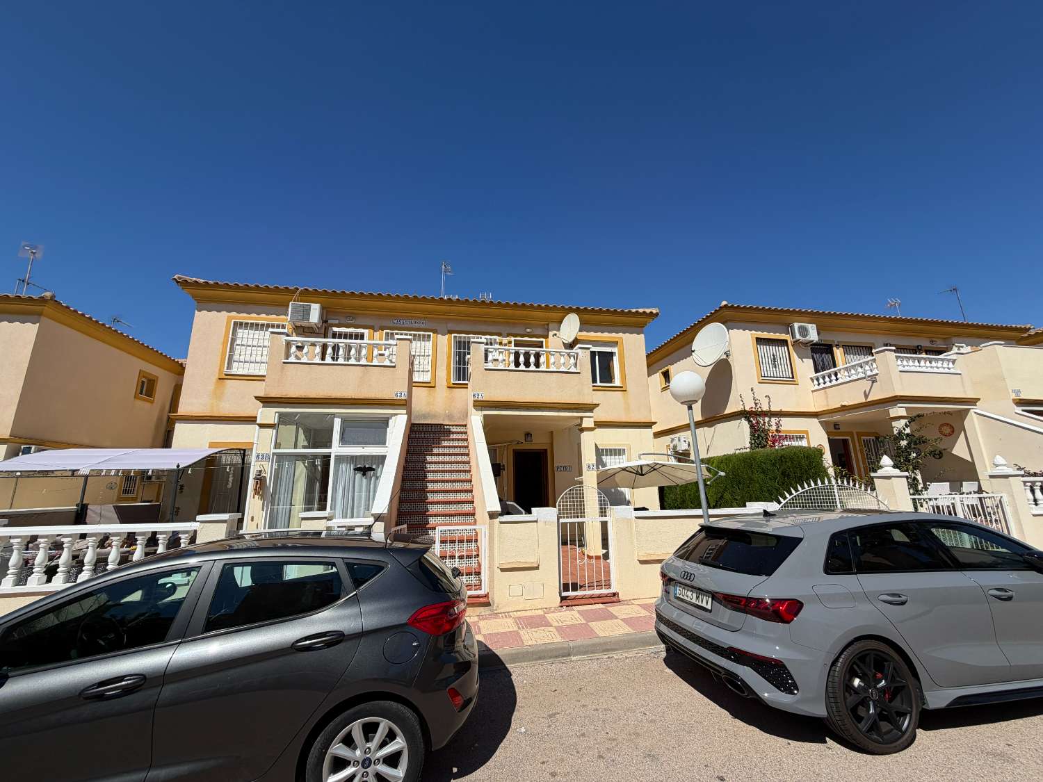 Apartamento de 2 dormitorios en la planta alta