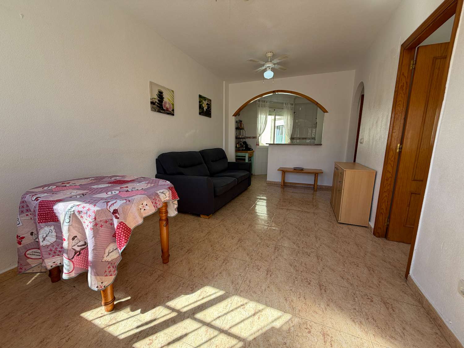 Apartamento de 2 dormitorios en la planta alta