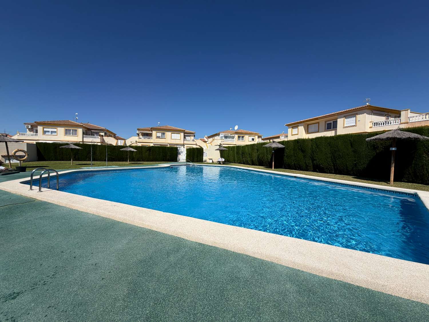 Apartamento de 2 dormitorios en la planta alta