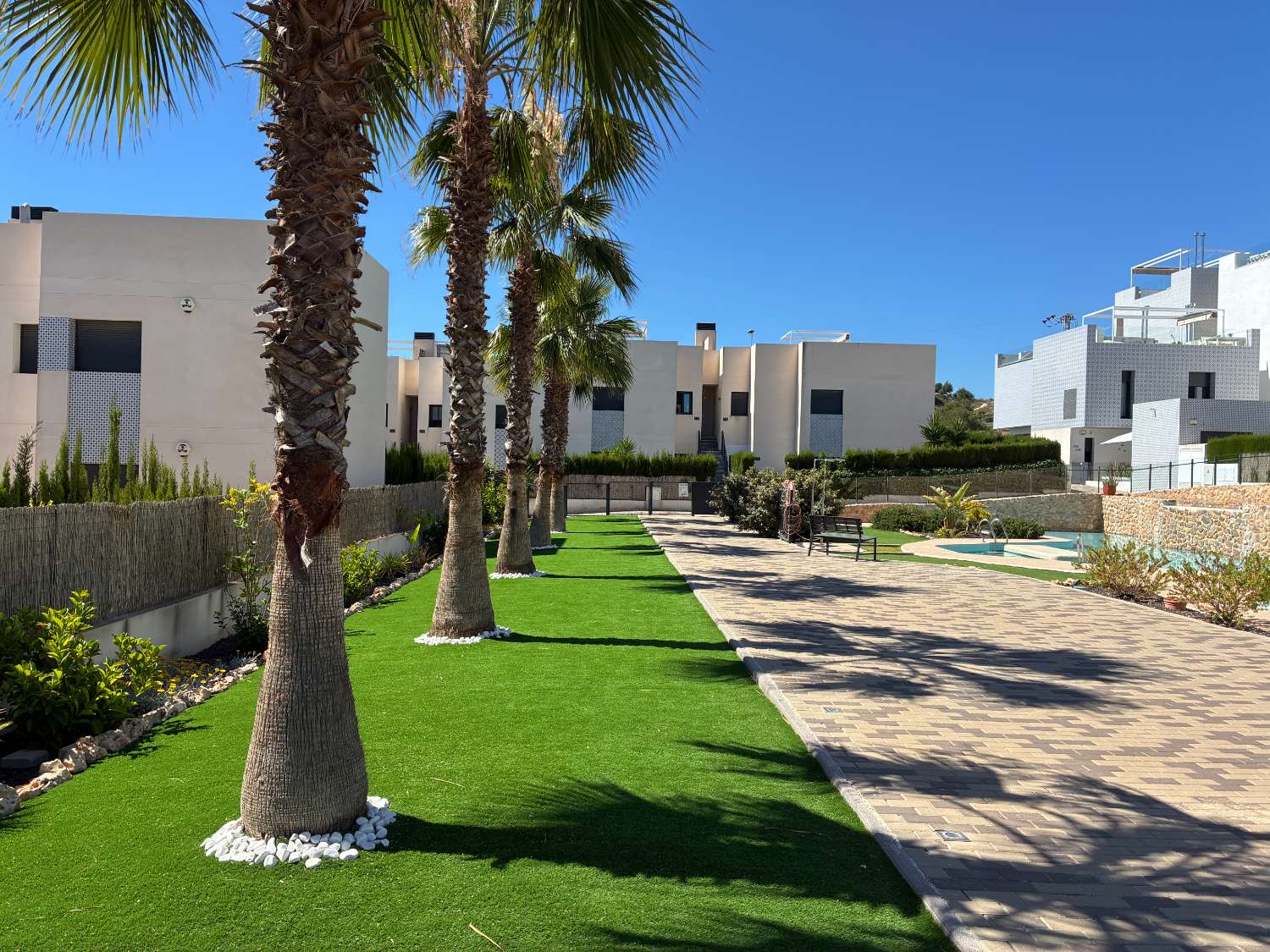 Nuevo apartamento de 3 habitaciones y 2 baños en San Miguel de Salinas
