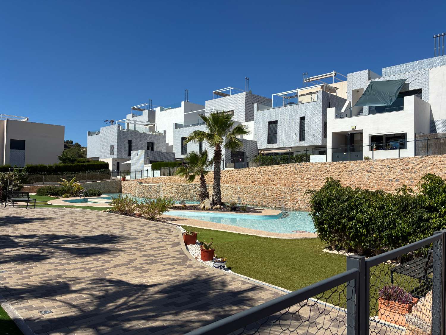 Nuevo apartamento de 3 habitaciones y 2 baños en San Miguel de Salinas