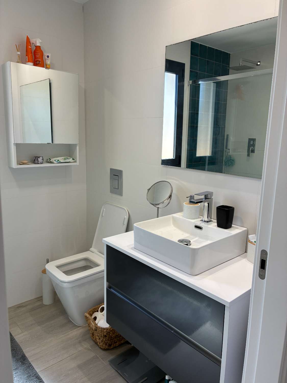 Nuevo apartamento de 3 habitaciones y 2 baños en San Miguel de Salinas