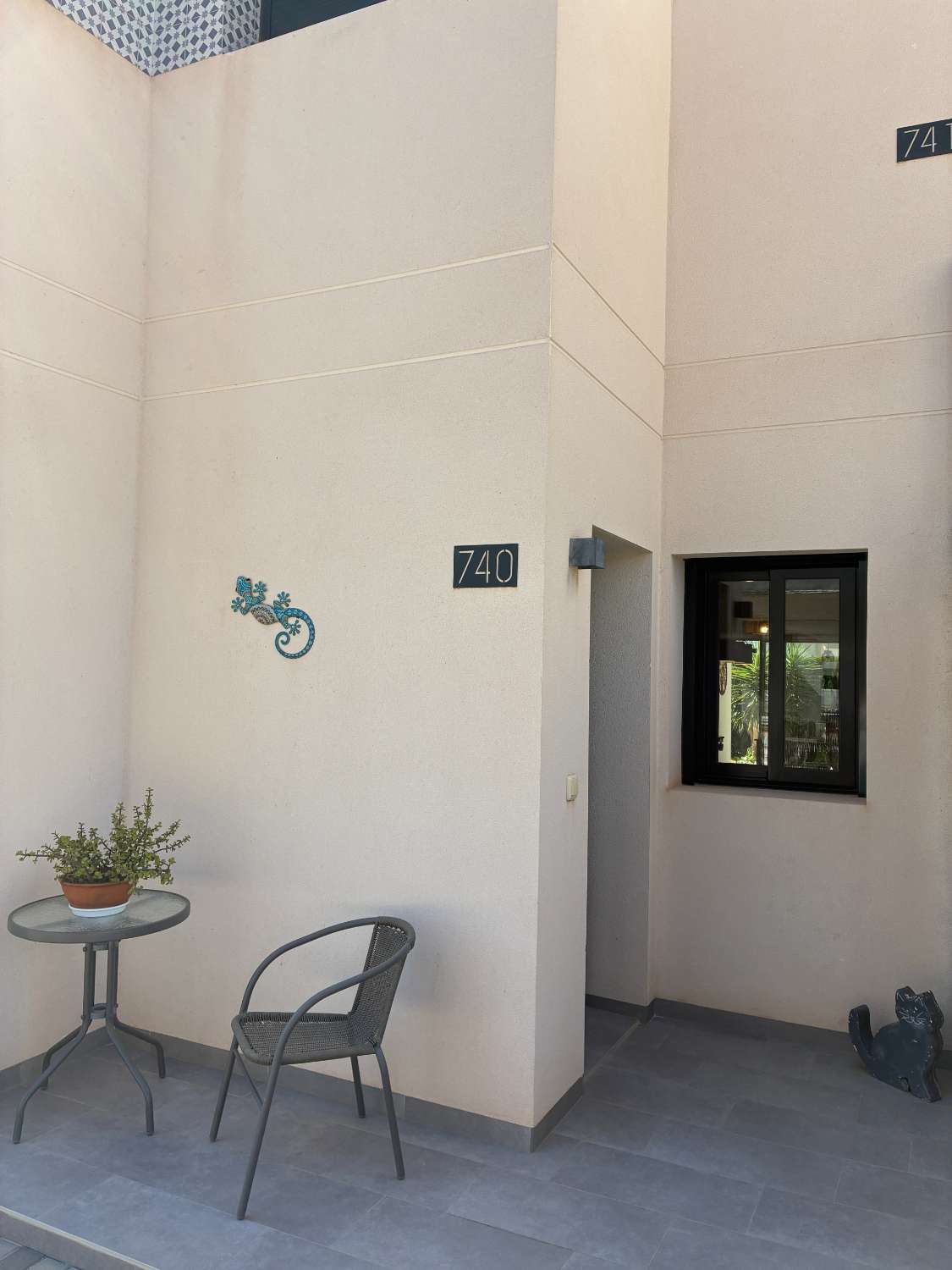 Nuevo apartamento de 3 habitaciones y 2 baños en San Miguel de Salinas