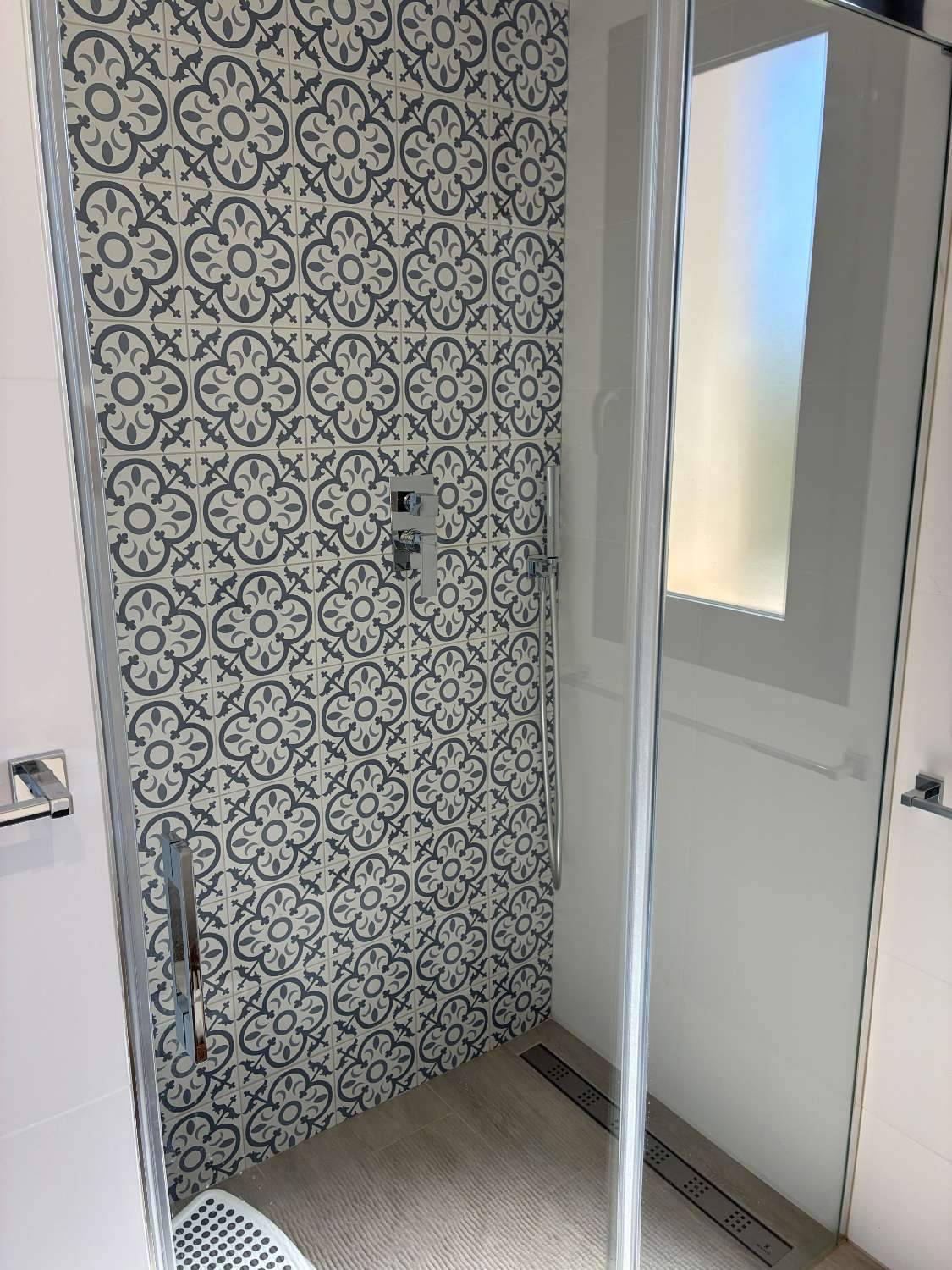 Nuevo apartamento de 3 habitaciones y 2 baños en San Miguel de Salinas