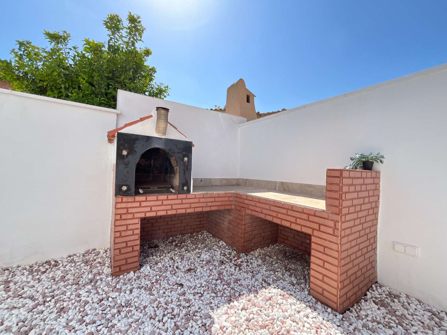 Chalet independiente de 3 dormitorios con garaje cerrado