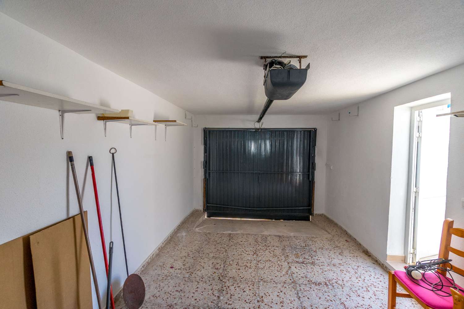 Chalet independiente de 3 dormitorios con garaje cerrado