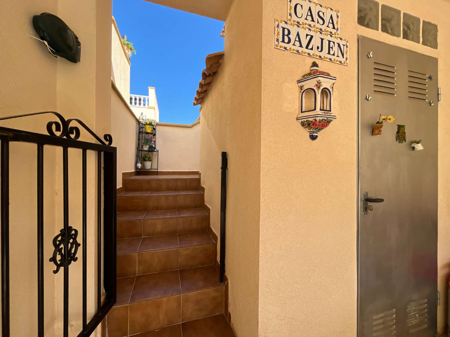 Apartamento de 2 habitaciones en la planta alta en Playa Flamenca