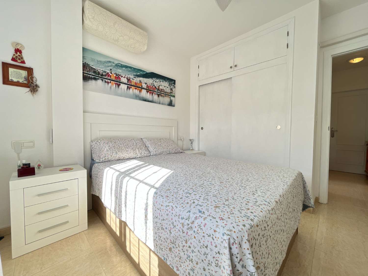 Apartamento de 2 habitaciones en la planta alta en Playa Flamenca