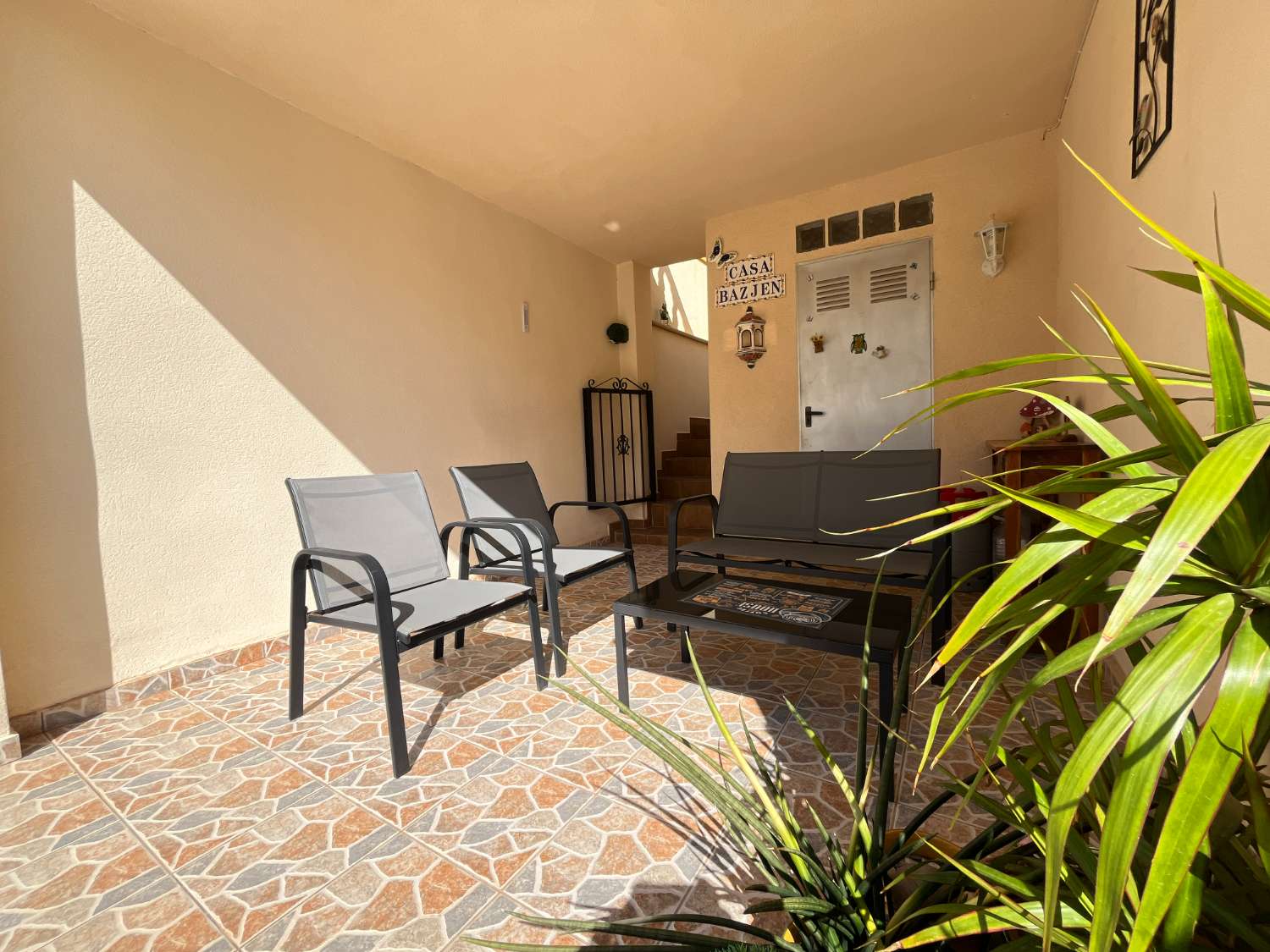 Apartamento de 2 habitaciones en la planta alta en Playa Flamenca