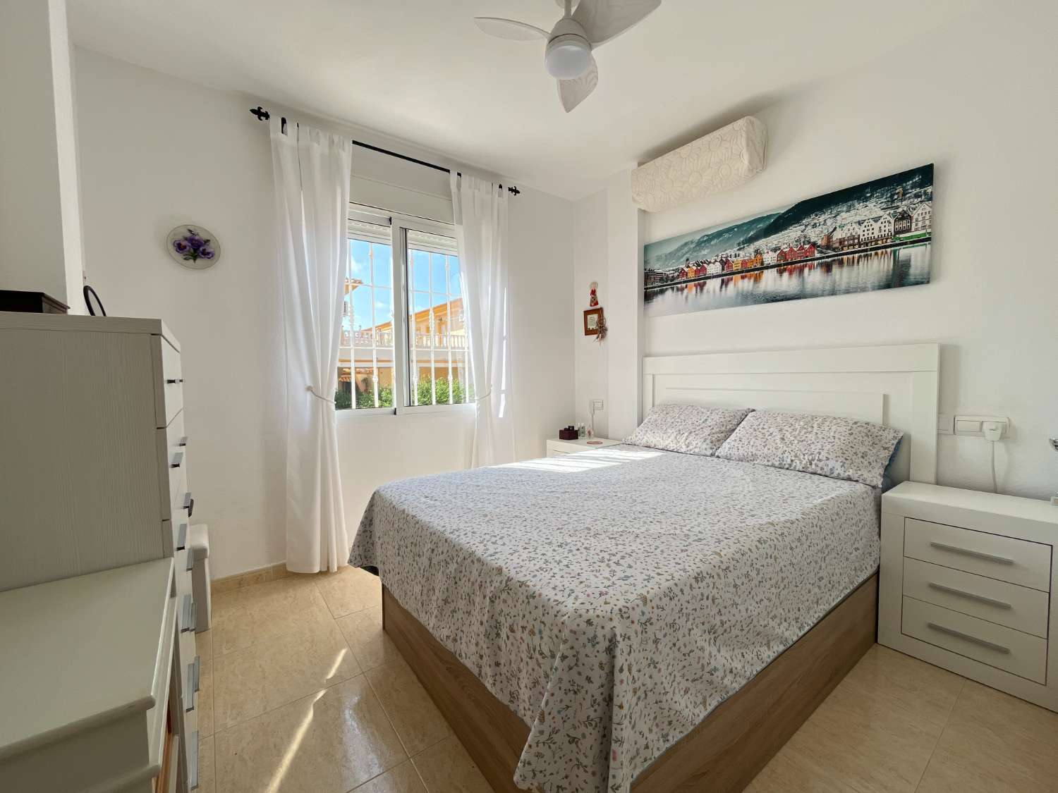Apartamento de 2 habitaciones en la planta alta en Playa Flamenca