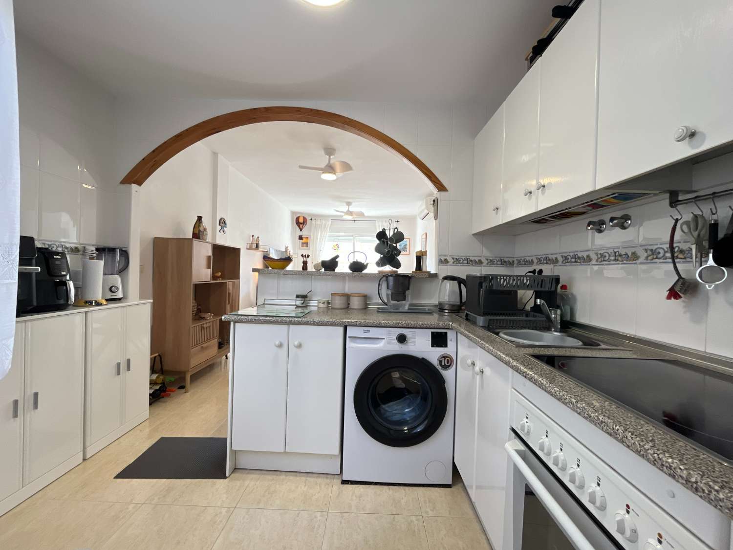 Apartamento de 2 habitaciones en la planta alta en Playa Flamenca