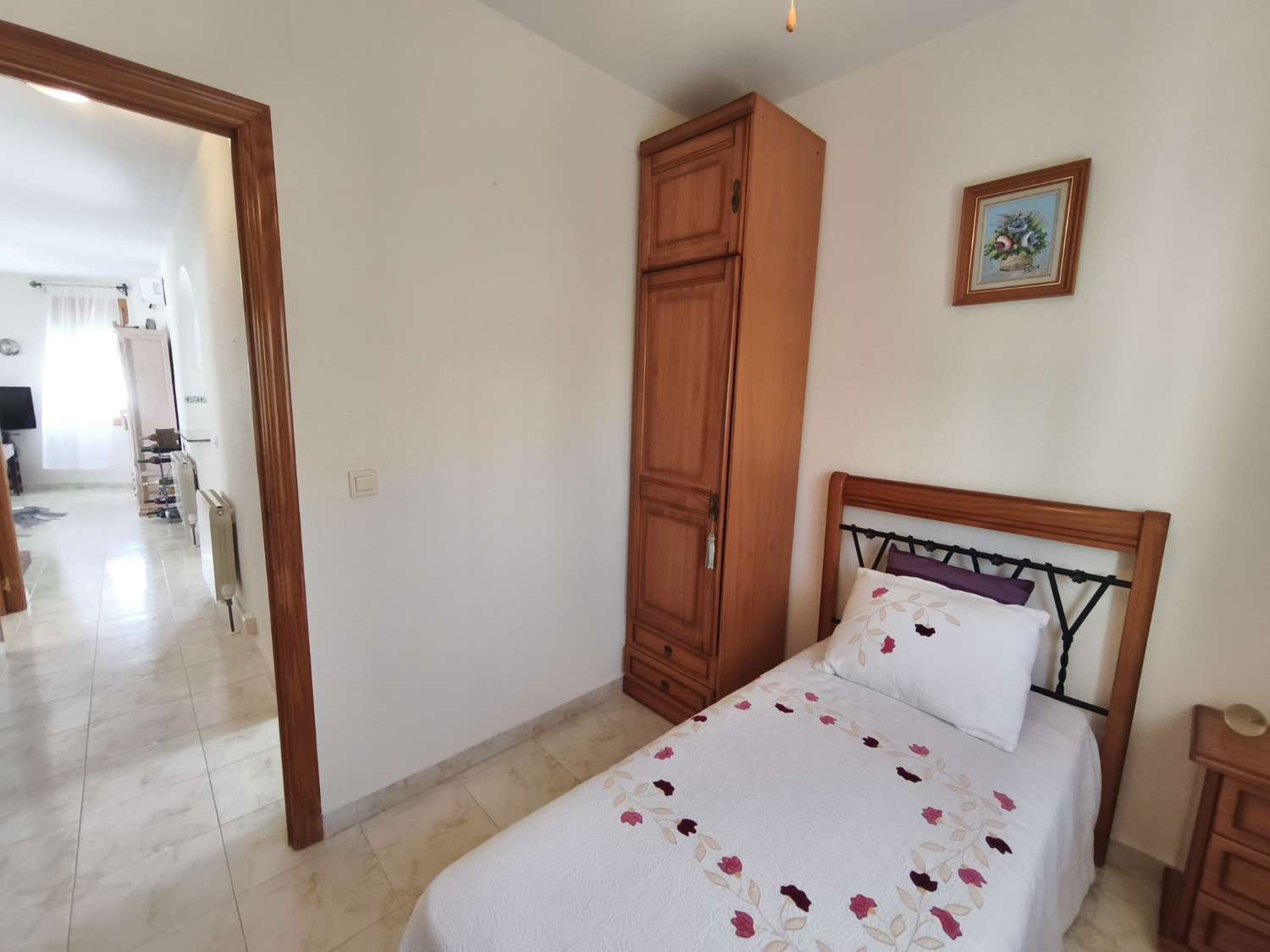 C-1186. Preciosa villa independiente con piscina privada y garaje.