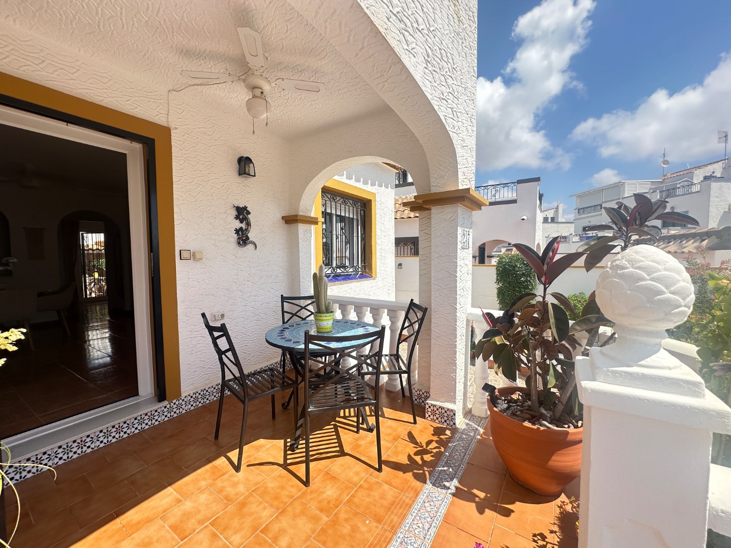 Casa adosada de 3 dormitorios 2 baños en los altos, Orihuela costa