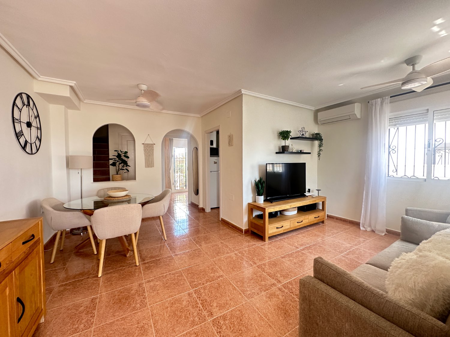 Casa adosada de 3 dormitorios 2 baños en los altos, Orihuela costa
