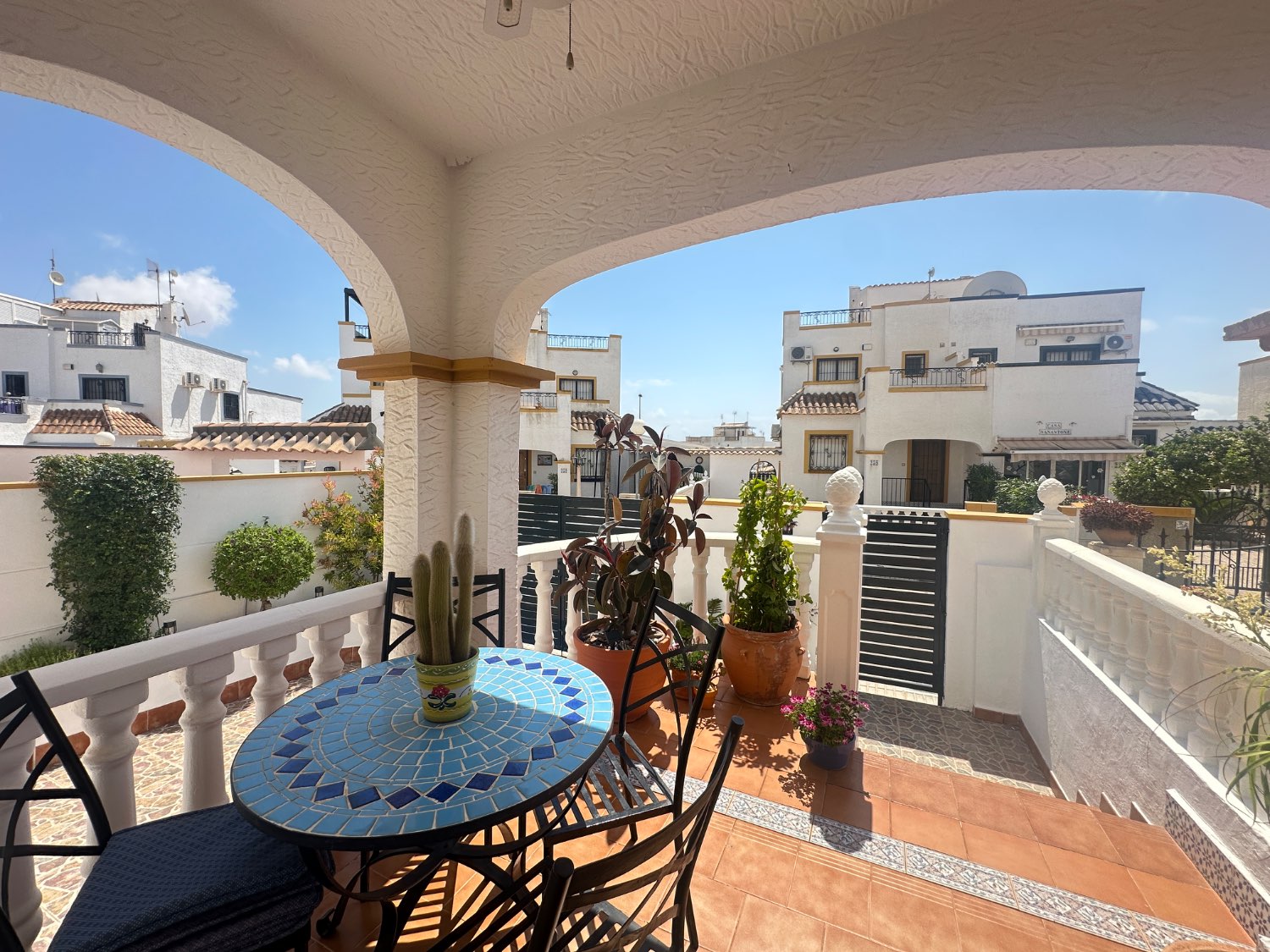 Casa adosada de 3 dormitorios 2 baños en los altos, Orihuela costa