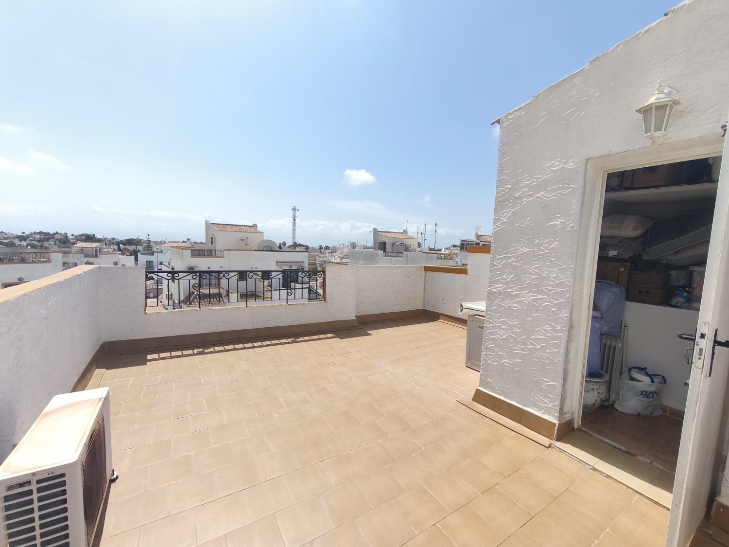 Casa adosada de 3 dormitorios 2 baños en los altos, Orihuela costa