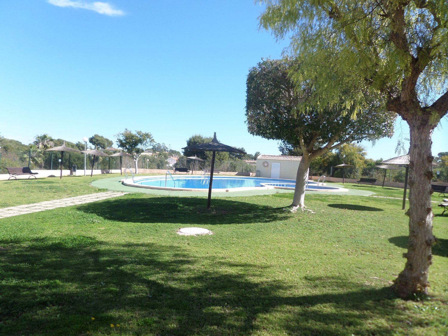 Casa adosada de 3 dormitorios 2 baños en los altos, Orihuela costa