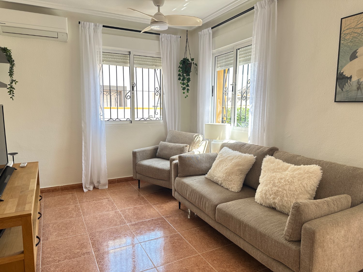 Casa adosada de 3 dormitorios 2 baños en los altos, Orihuela costa