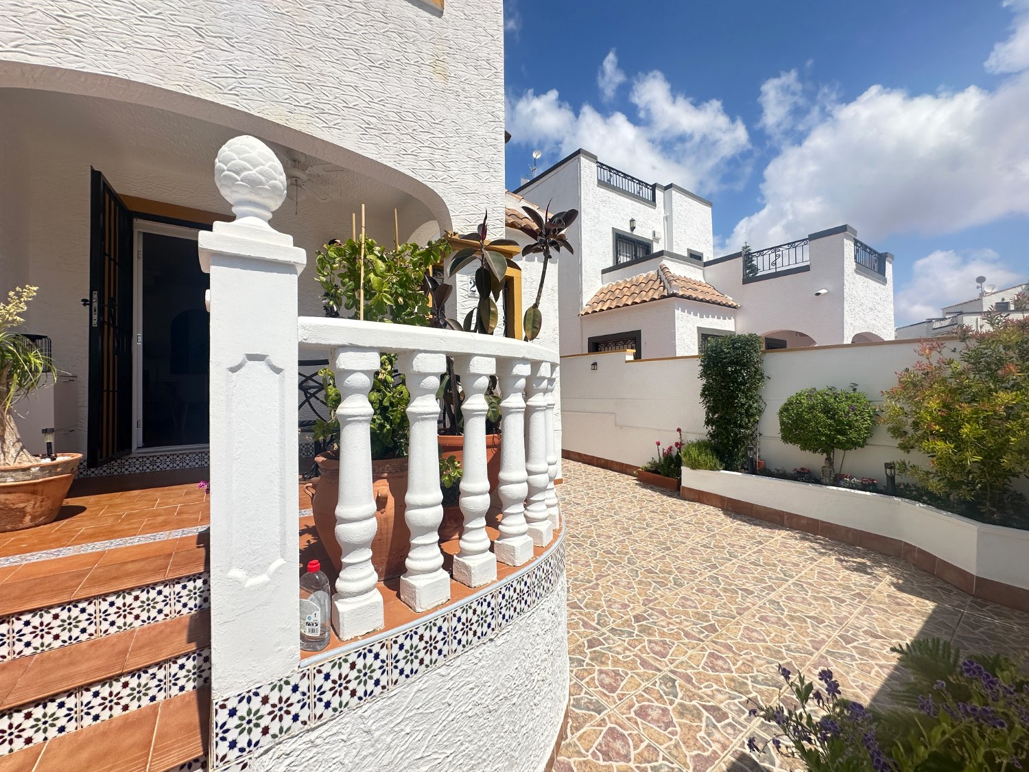 Casa adosada de 3 dormitorios 2 baños en los altos, Orihuela costa