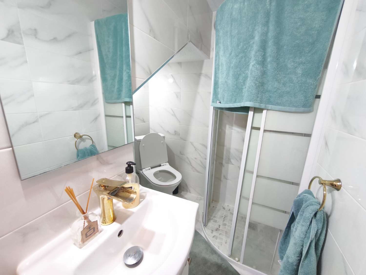 Casa de 3 dormitorios con solarium privado y piscina comunitaria