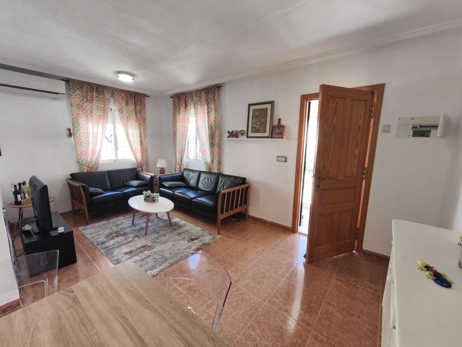 Casa de 3 dormitorios con solarium privado y piscina comunitaria