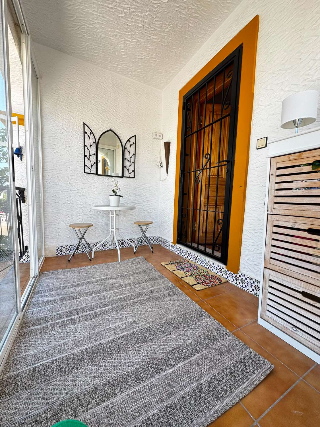 Casa de 3 dormitorios con solarium privado y piscina comunitaria