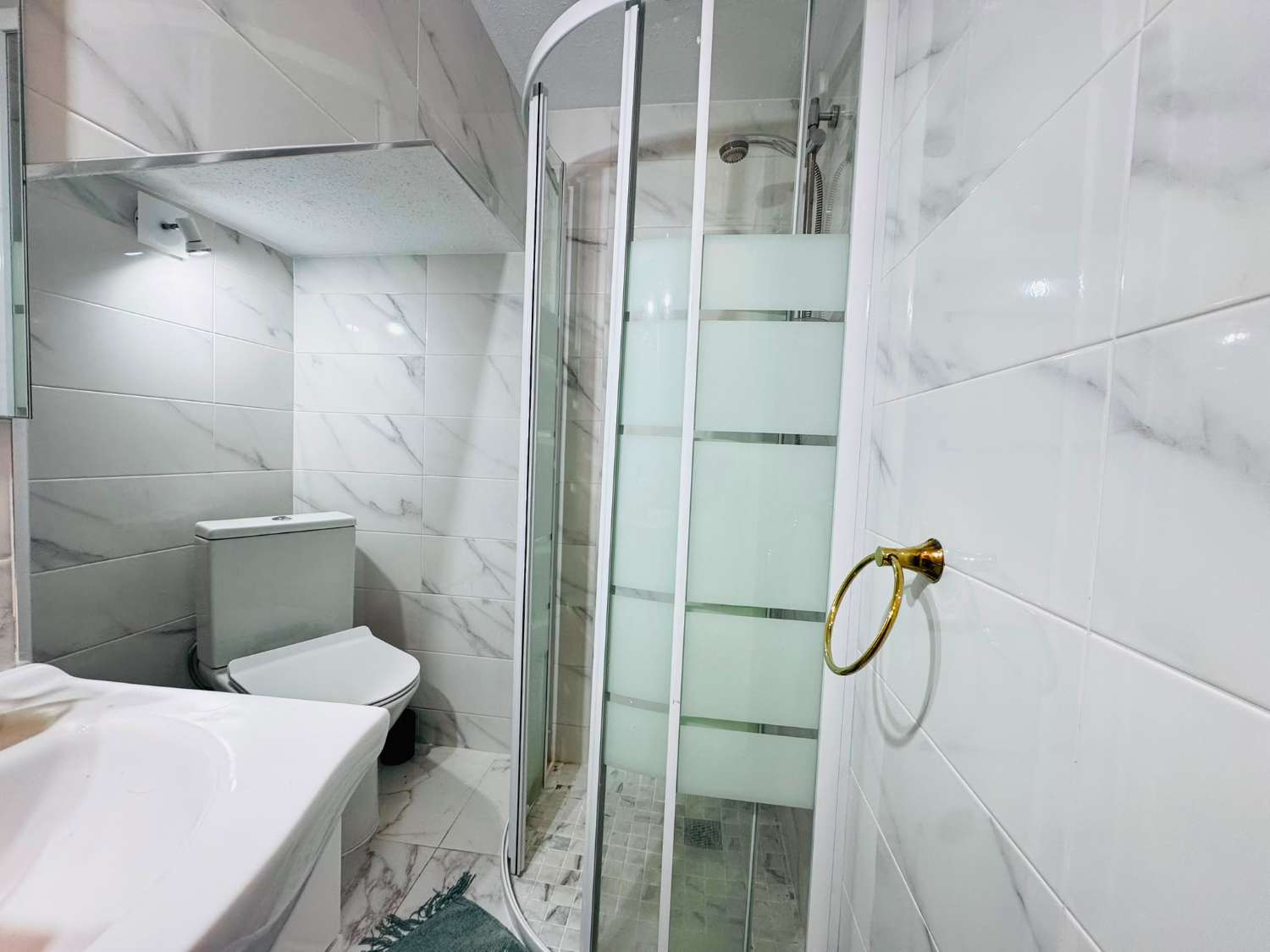 Casa de 3 dormitorios con solarium privado y piscina comunitaria