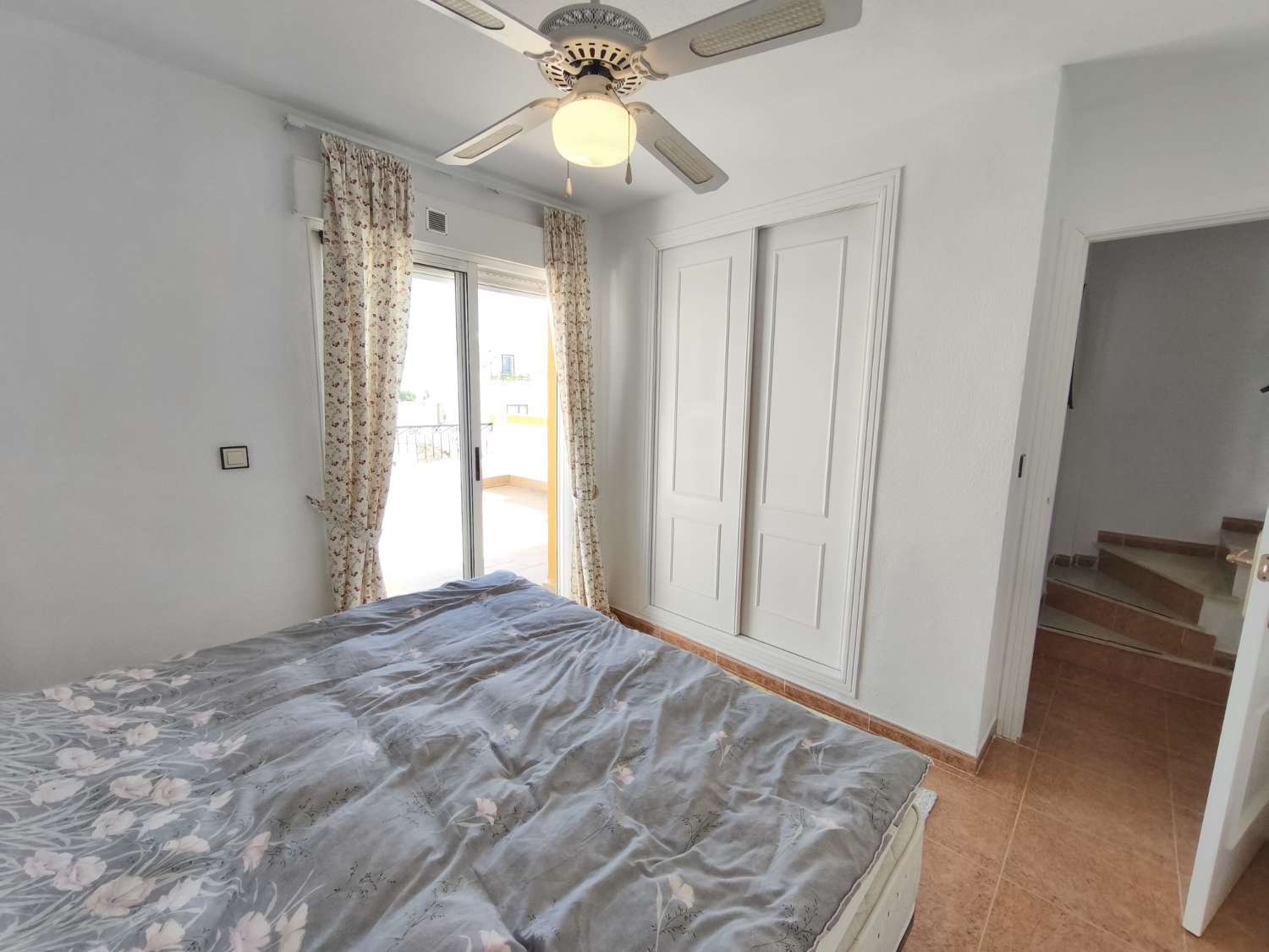 Casa de 3 dormitorios con solarium privado y piscina comunitaria